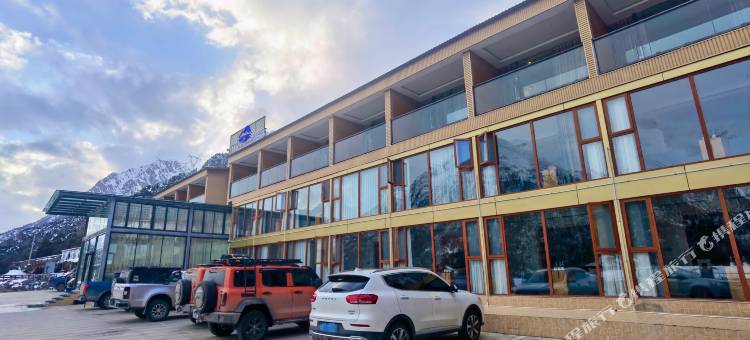 八宿铭景酒店(然乌湖店)图片