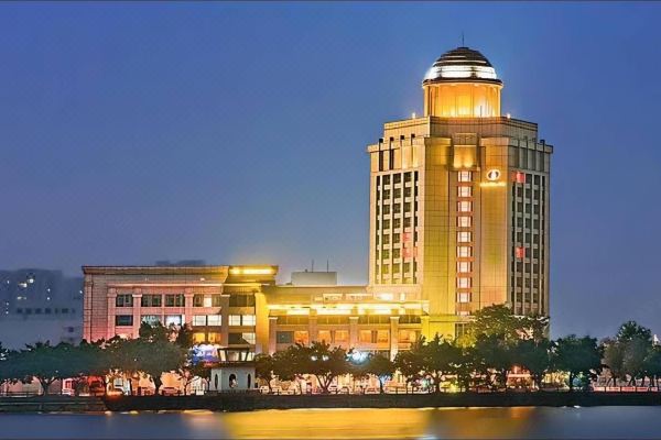 价格查询,广东三埠假日酒店信息,酒店地址:中国,广东,开平,港口路10号