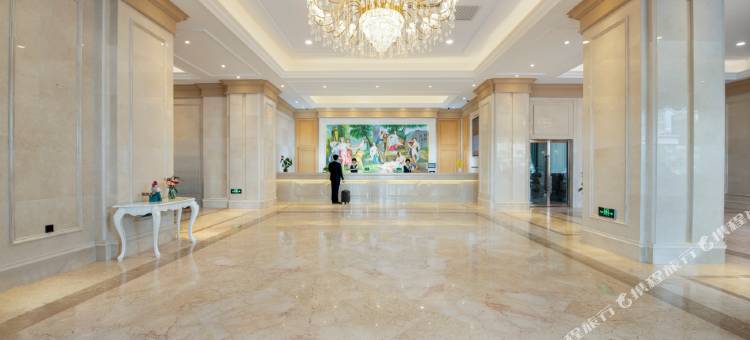 维也纳国际酒店(库尔勒麒麟桥店)图片