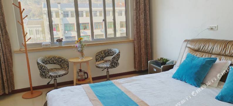 月亮湾溪边民宿图片