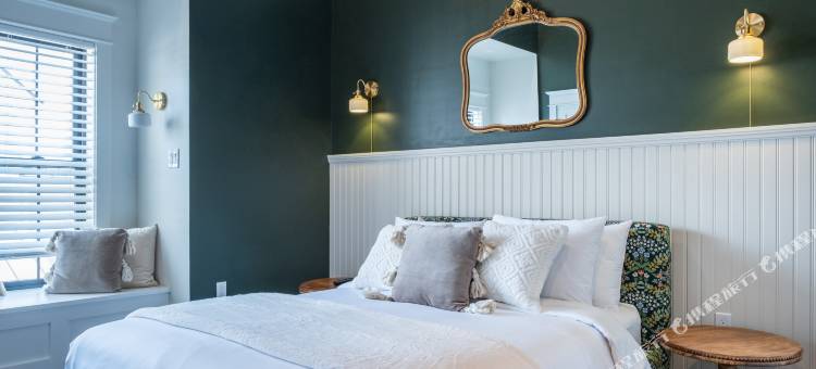 鸡舍(The Hen Houses)图片