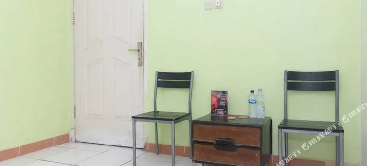 红多兹酒店@古邦弗朗斯塞达(RedDoorz @ Frans Seda Kupang)图片