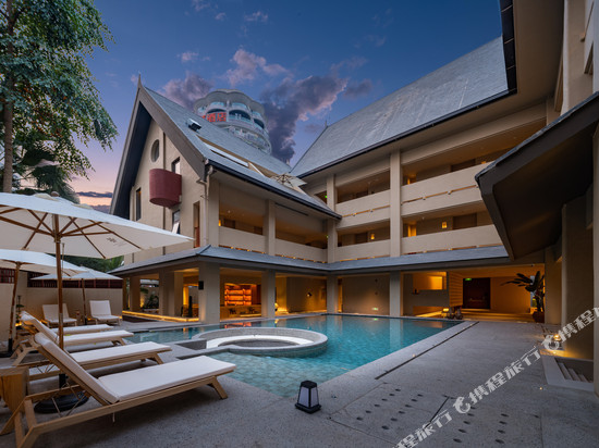 何璞·丽玥Desert Style花园度假酒店(西双版纳景洪星光夜市店)