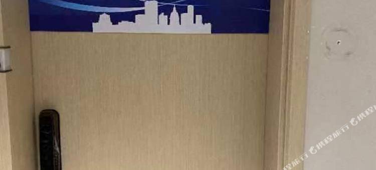 逸轩·轻奢影院民宿(江铃地铁站店)图片
