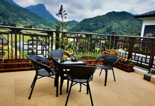 Panzhou Wumeng Grand Prairie Yunxi Yashe HomestayHotel Overview