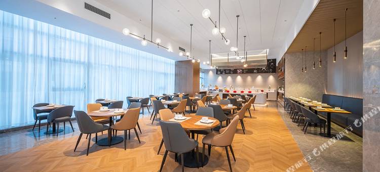 凯里亚德酒店(昆明西山万达广场火车站店)图片