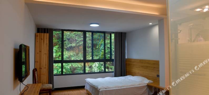 龙泉路人山庄图片