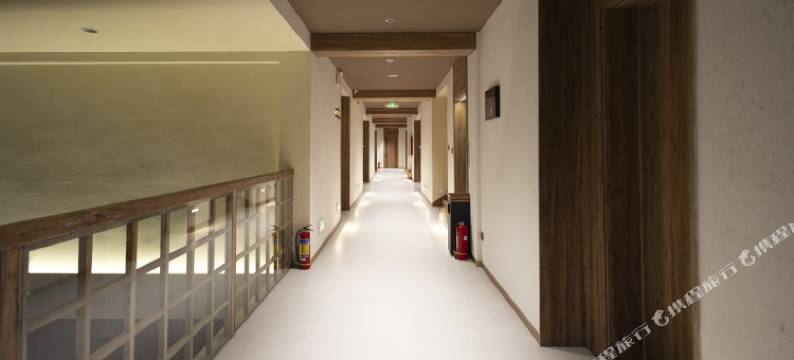 桦树林·伴山观景侘寂美学Villa度假民宿(五爷庙殊像寺店)图片