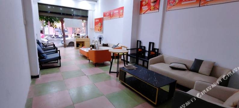 瑞丽尚域主题酒店图片