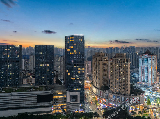 ALLIA阿利亚铂晶酒店(重庆杨家坪地铁站店)