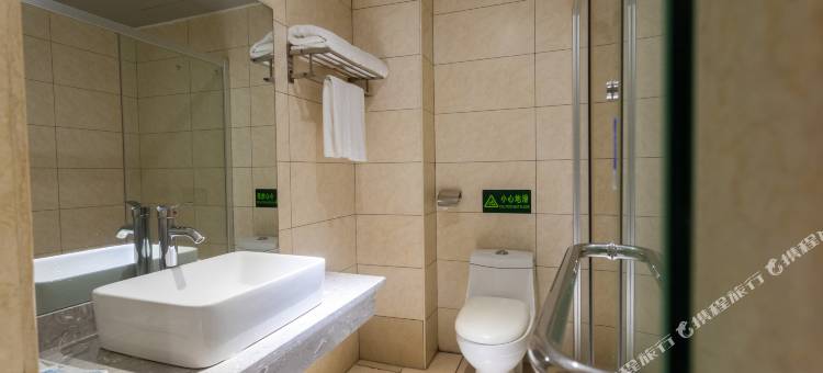 百合酒店(阳西西湖店)图片