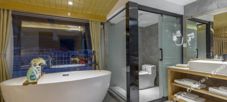 山水云涧CHILL LUXURIOUS INN 富氧轻奢民宿(独克宗古城店)图片