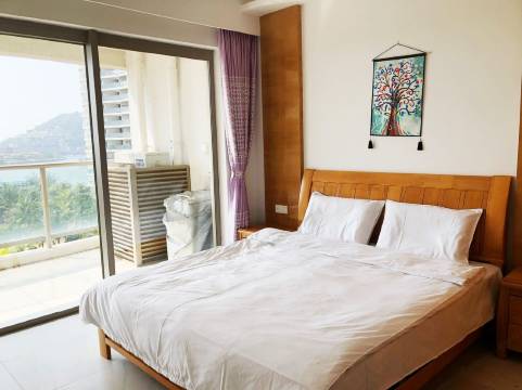 万宁红酒旅租公寓(莲花公路分店)