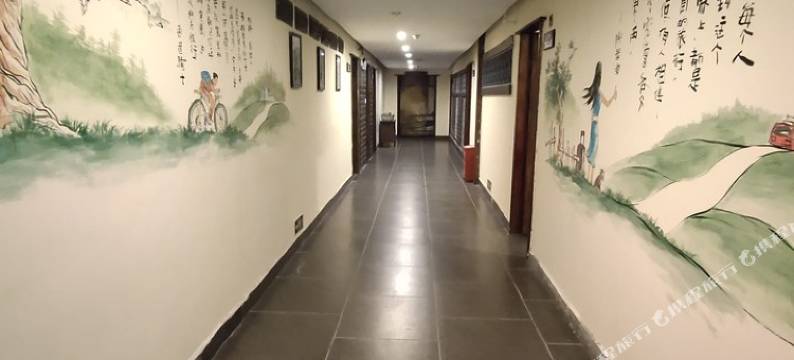 八戒人文客栈(张家界大庸府城店)图片