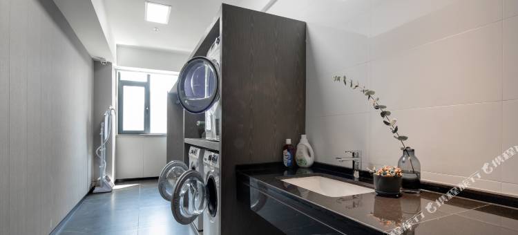 豪泽芮兹酒店(沈阳于洪盛京医院吉力湖街地铁站店)图片