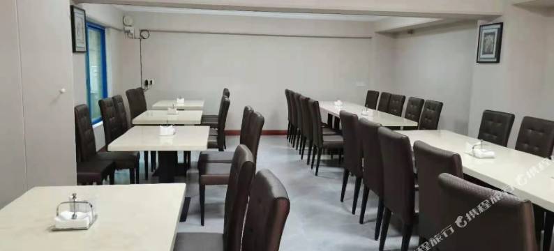 嘉燕大酒店(茂名高铁火车站店)图片