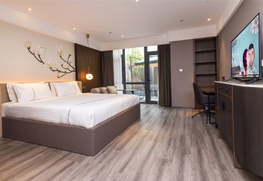 Magnolia Hotel Hotel Overview