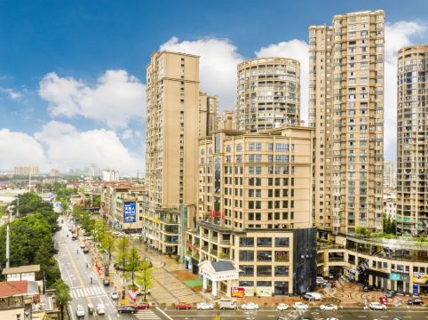 路旅酒店(崇州滨河路太阳岛店)