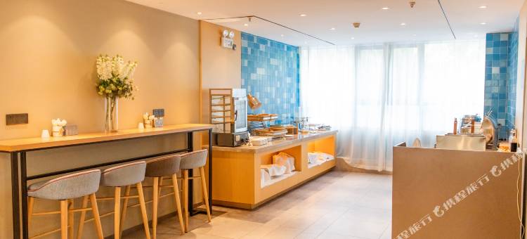 如家睿柏·云酒店(句容建设路崇明地铁站店)图片