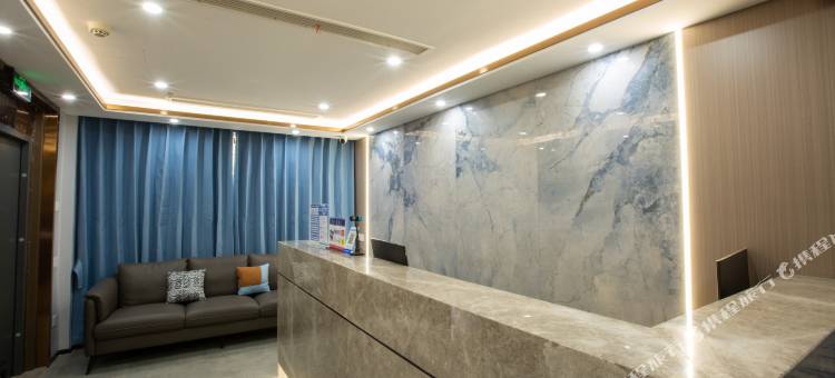 乐橙·云影音酒店(鼓楼天一广场店)图片