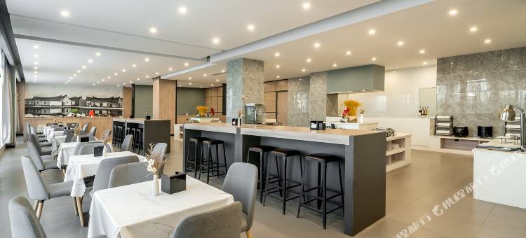 奕东电竞酒店(华天涉外职业技术学院南洋职业学院店)图片