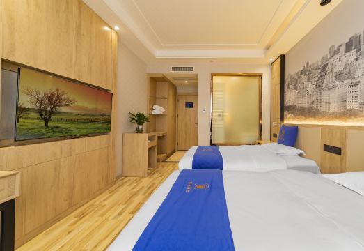 Super 8 Collection Hotel (Chengdu Pidu Pitong Subway Station) Hotel Overview