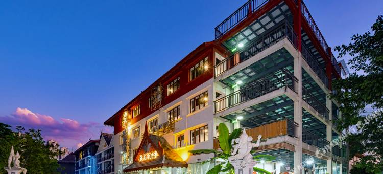 西双版纳金丝楠四合院酒店图片