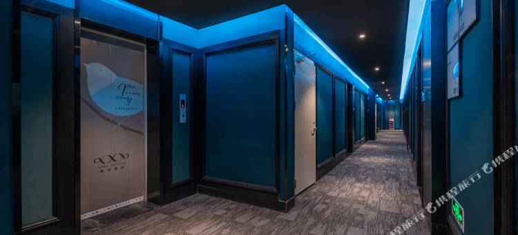 粤塔X趣影电竞酒店(广州天河广场车陂地铁站店)图片