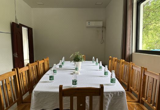 Wuyuan Your courtyard Hotel Overview