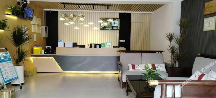 鼎尚电竞酒店(中牟锦荣悦汇城店)图片