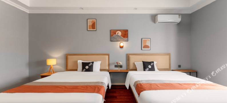 沐槿电竞酒店(昆明万达广场火车站店)图片