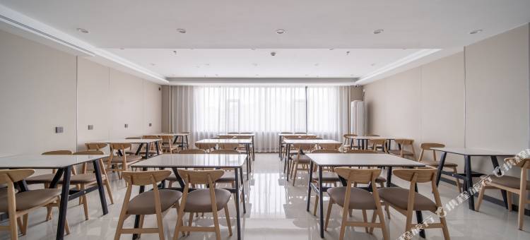 乌鲁木齐•瑞天｜Sky.HighCity.Vistas大酒店(火车南站和田二街店)图片