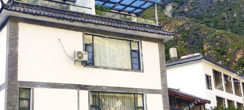 虎跳峡峡山意境民宿图片