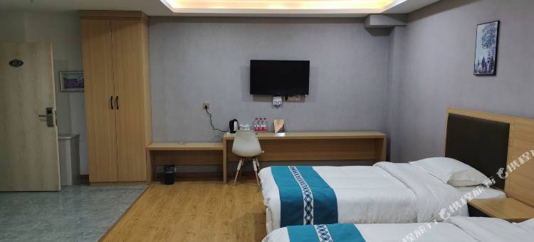 察右中旗露苗商务酒店图片