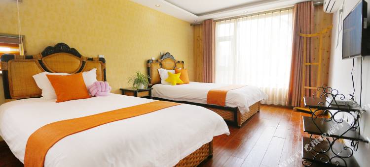 红石寨木屋别墅酒店图片