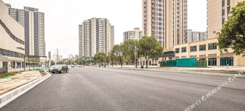 象湖艳阳天公寓(南昌南京西路店)图片