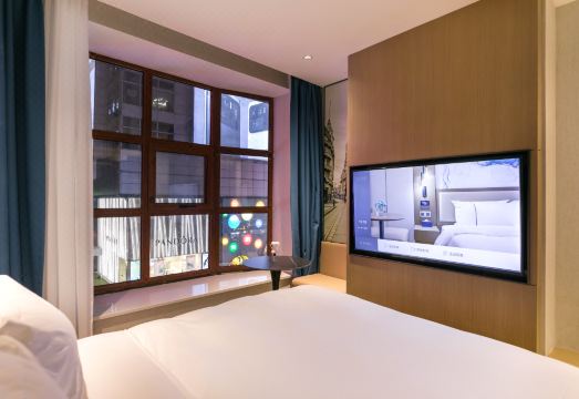 Jinglai Hotel Light Luxury (Shanghai Bund Nanjing East Road Pedestrian Street)Hotel Overview