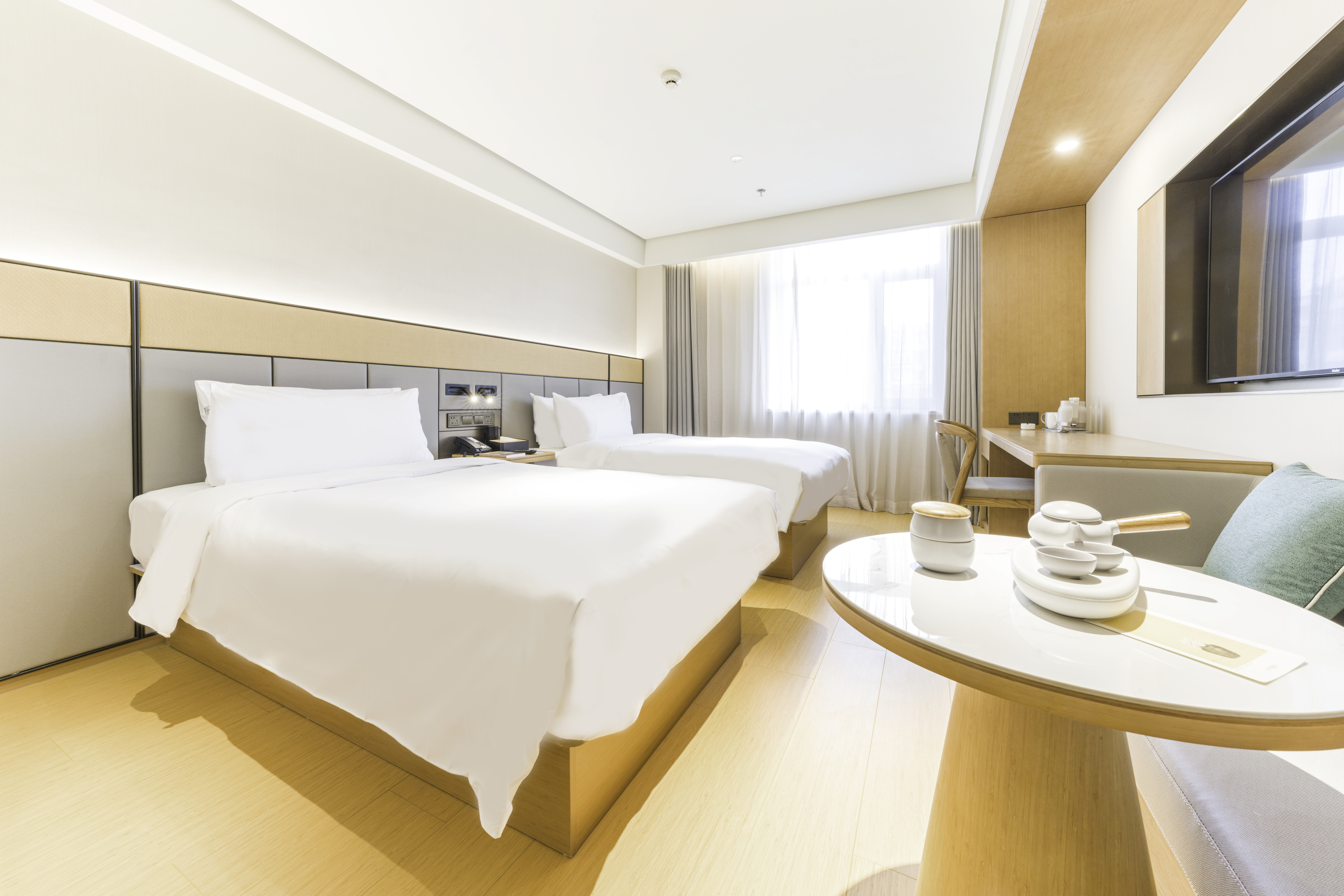 JI Hotel (Tonghua Railway Station Square) Over view