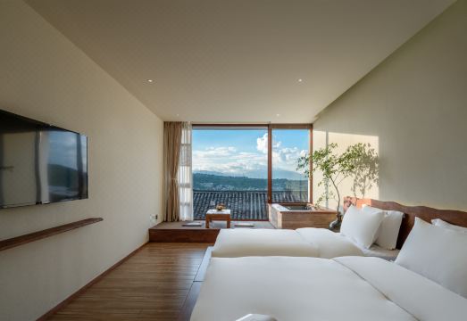 Tengchong Cloud free time panoramic hot Spring Resort inn Hotel Overview