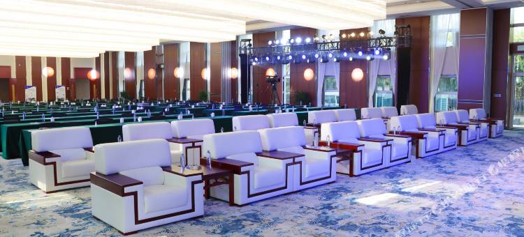 东岳大酒店(泰安方特店)图片