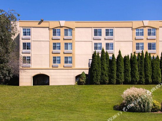 怀特普莱恩斯-埃尔姆斯福德呗盟酒店