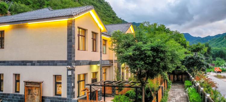 花筑·野三坡拾光山舍(龙门天关景区店)图片