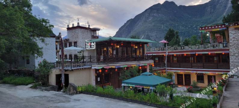 丹巴东女谷1号庭院图片