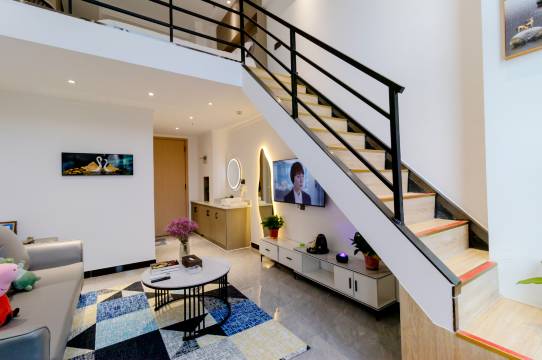 郑州乐屋店(经开中心广场地铁站店)