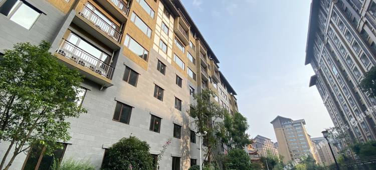 奔赴星空民宿(峨眉山旅游客运中心店)图片