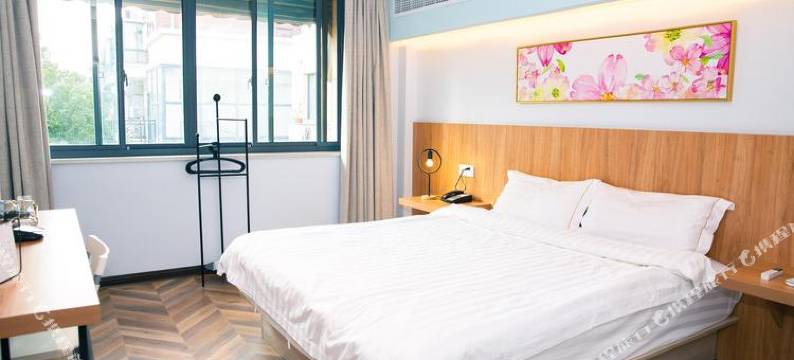 昆山印象秀水半岛酒店(花桥地铁站中骏世界城店)图片