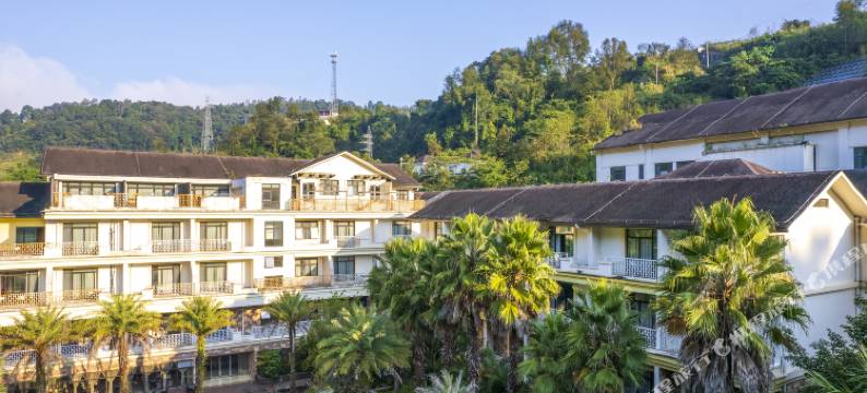 龙陵邦腊掌温泉度假酒店图片