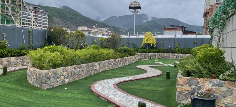 迭部生源酒店图片