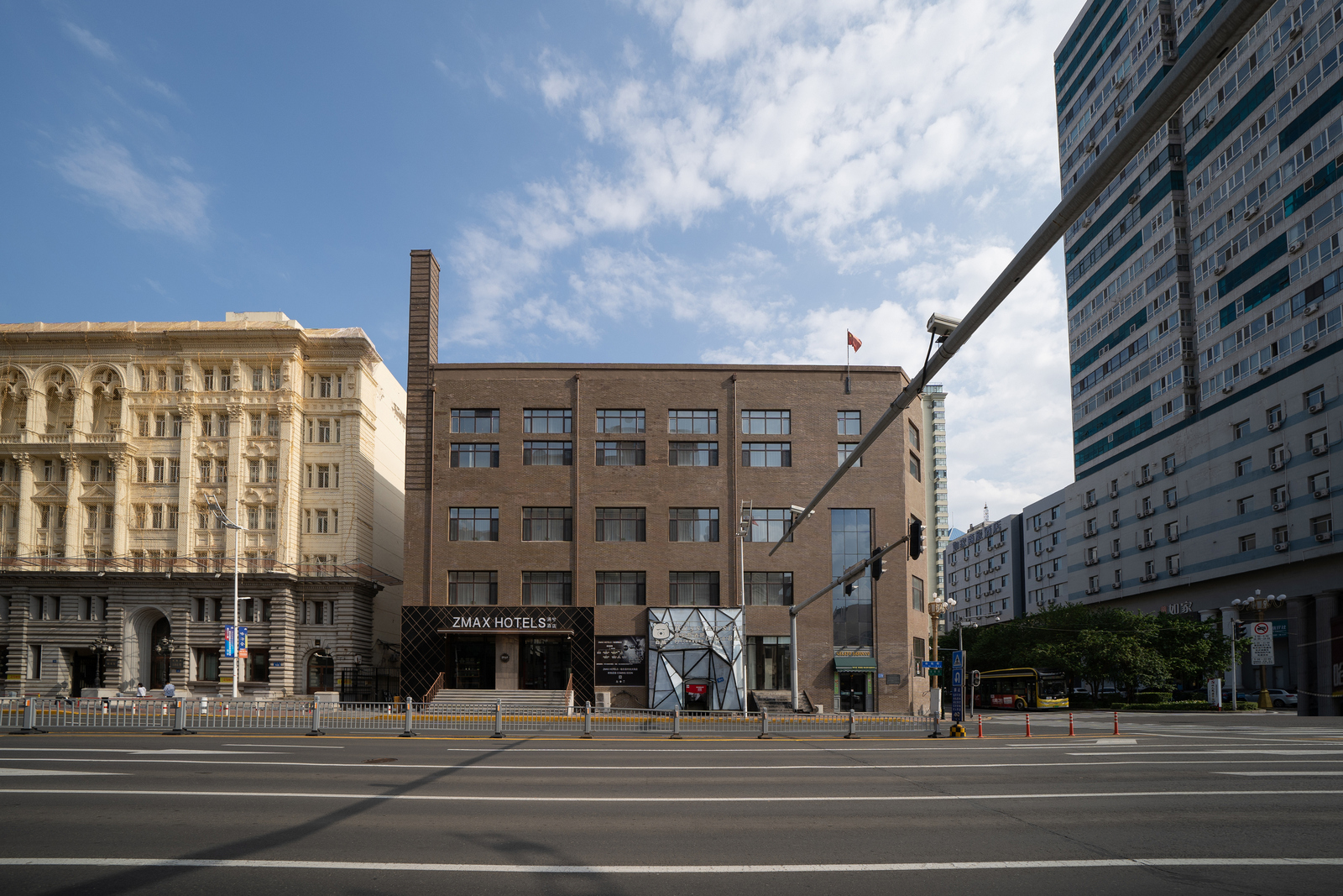 ZMAX Manxi Hotel (Harbin Central Street Sophia Church Store)Over view
