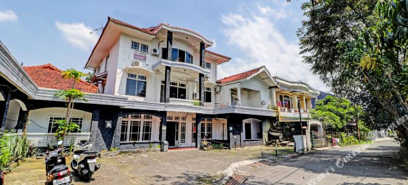 OYO 2452 酒店地铁(RedDoorz Near Metro Bandung)图片